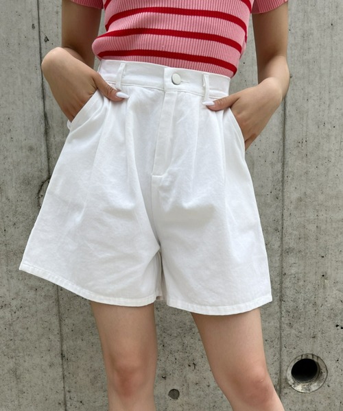 CLEA(クレア)の「ハイウエストカラータックデニムショートパンツ(デニムパンツ・レディース・パープル/ブラック/グリーン/ホワイト/ピンク/イエロー・FREE)」の2枚目の写真