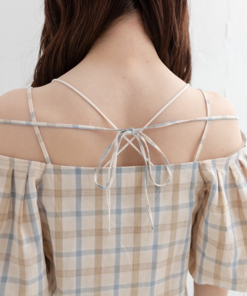 OLIVE des OLIVE(オリーブデオリーブ)の「オフショルブラウス(シャツ/ブラウス・レディース・オフホワイト/ベージュ・FREE)」の4枚目の写真