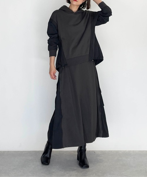 LUGIVA（ルギヴァ）の「裏毛切り替えサイドファスナースカート（スカート・レディース・ブラック/カーキ・M）」の19枚目の写真