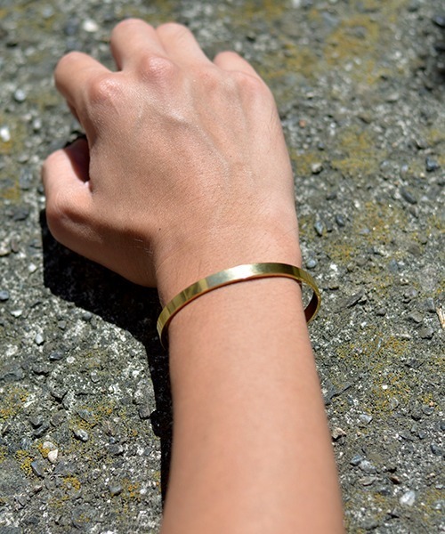 Fun & Daily（ファンアンドデイリー）の「シンプリーステンレスバングル（バングル/リストバンド・メンズ・ブラック/シルバー/ゴールド/ピンクゴールド・FREE）」の7枚目の写真