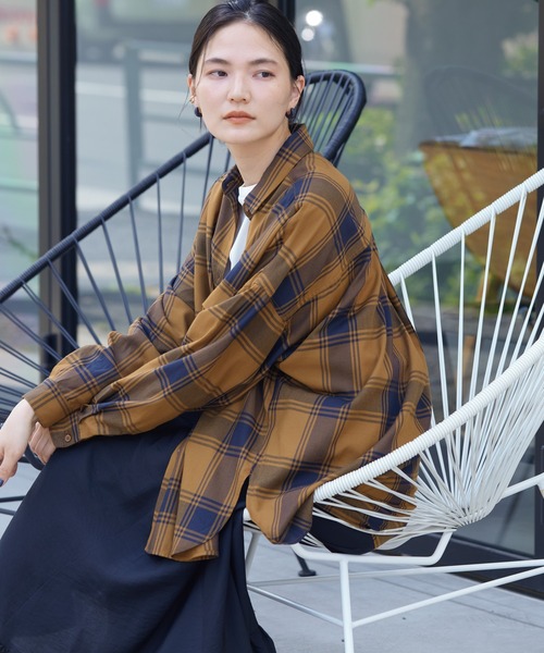 AMERICAN HOLIC(アメリカンホリック)の「とろみバックタックBIGチェックシャツ(シャツ/ブラウス・レディース・ブラック/ネイビー/アイボリー/キャメル・M/L)」の4枚目の写真