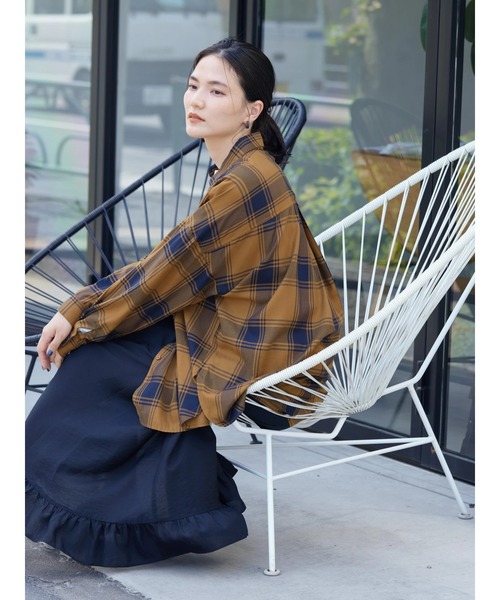 AMERICAN HOLIC(アメリカンホリック)の「とろみバックタックBIGチェックシャツ(シャツ/ブラウス・レディース・ブラック/ネイビー/アイボリー/キャメル・M/L)」の5枚目の写真