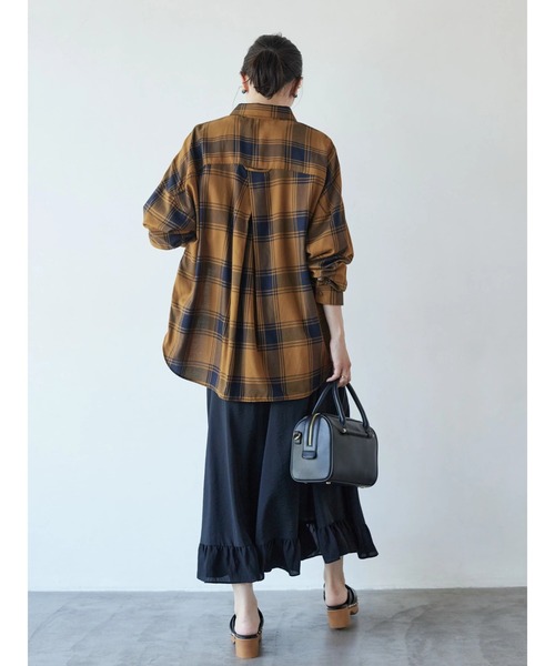AMERICAN HOLIC(アメリカンホリック)の「とろみバックタックBIGチェックシャツ(シャツ/ブラウス・レディース・ブラック/ネイビー/アイボリー/キャメル・M/L)」の18枚目の写真