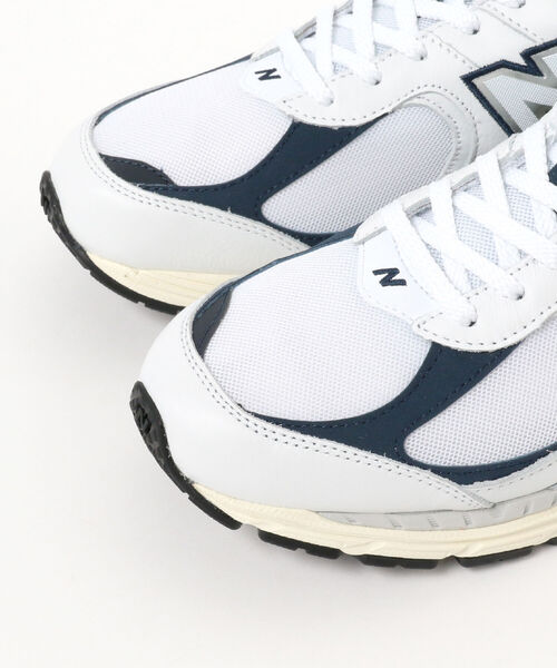 NEW BALANCE(ニューバランス)の「NEW BALANCE / M2002RH(スニーカー・メンズ・ホワイト/グレー・26.5cm/27.5cm/27.0cm/28.0cm/26.0cm)」の4枚目の写真