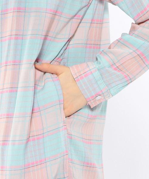 Another Edition（アナザーエディション）の「チェックロングシャツ/AEBC ＣＨＫ LONG SHT◆（シャツ/ブラウス・レディース・ライトブルー/ライトピンク/ケリー・ﾌﾘ-）」の9枚目の写真