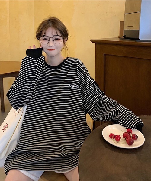 Chaco closet（チャコ クローゼット）の「ワンポインワッペンロゴボーダーロングTシャツ（Tシャツ/カットソー・レディース・ブラック/ホワイト/ネイビー/ブラウン・FREE）」の12枚目の写真