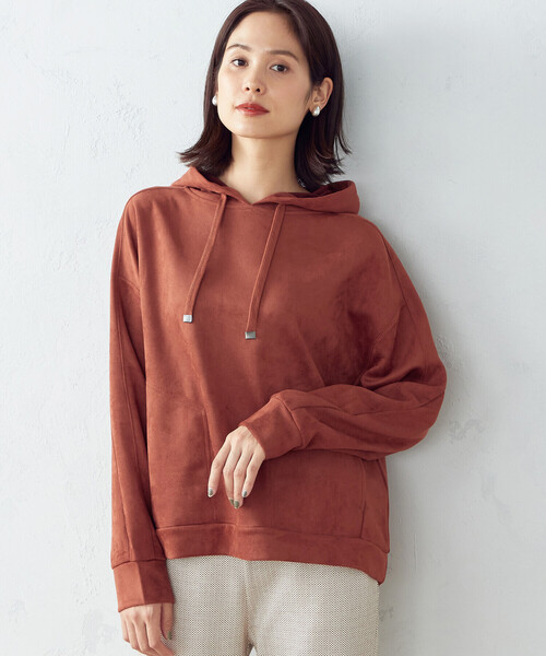 COMME CA ISM（コムサイズム）の「フェイクスエードダンボールニット　パーカー（パーカー・レディース・ベージュ/レンガ・MEDIUM/LARGE）」の7枚目の写真