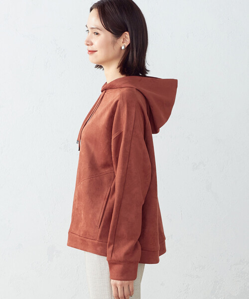 COMME CA ISM（コムサイズム）の「フェイクスエードダンボールニット　パーカー（パーカー・レディース・ベージュ/レンガ・MEDIUM/LARGE）」の9枚目の写真
