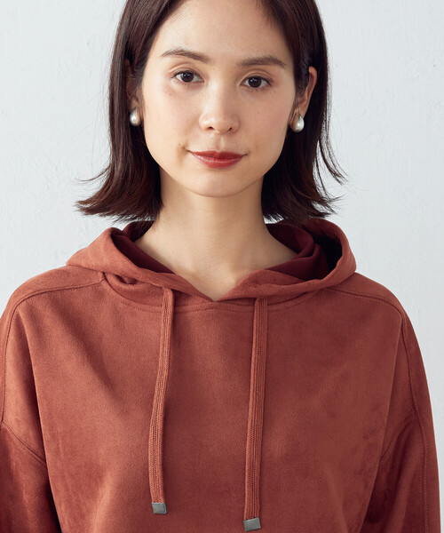 COMME CA ISM（コムサイズム）の「フェイクスエードダンボールニット　パーカー（パーカー・レディース・ベージュ/レンガ・MEDIUM/LARGE）」の13枚目の写真