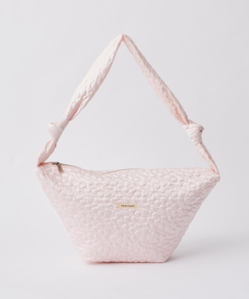 one after another NICE CLAUP(ワンアフターアナザーナイスクラップ)の「フラワーキルティングショルダー(ショルダーバッグ・レディース・ブラック/ピンク/アイボリー・FREE)」の3枚目の写真