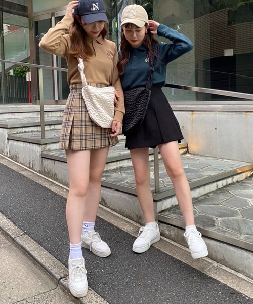 one after another NICE CLAUP(ワンアフターアナザーナイスクラップ)の「フラワーキルティングショルダー(ショルダーバッグ・レディース・ブラック/ピンク/アイボリー・FREE)」の5枚目の写真