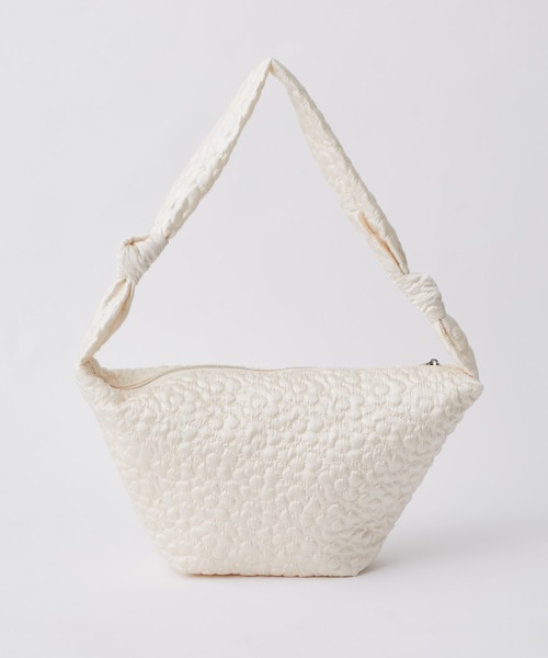 one after another NICE CLAUP(ワンアフターアナザーナイスクラップ)の「フラワーキルティングショルダー(ショルダーバッグ・レディース・ブラック/ピンク/アイボリー・FREE)」の9枚目の写真