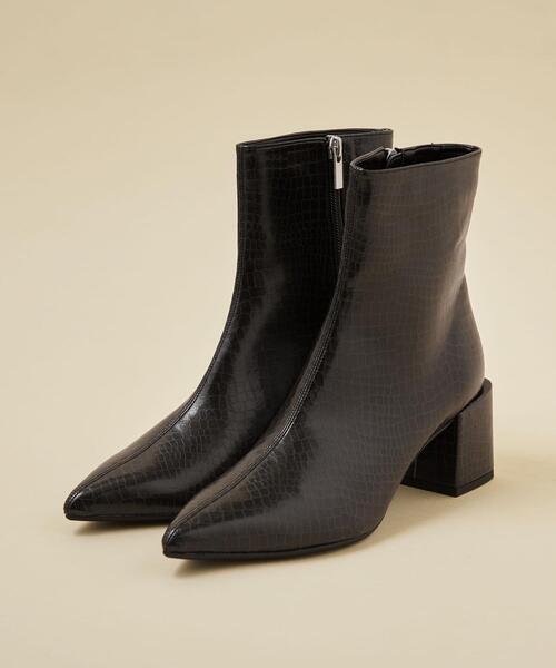 ODETTE E ODILE（オデットエオディール）の「【WEB限定】ポインテッドプレーン ショートブーツ60●↑（ブーツ・レディース・ブラック/ダークブラウン/オフホワイト/オリーブ/その他1・22cm/22.5cm/23cm/23.5cm/24cm/24.5cm/25cm）」の5枚目の写真