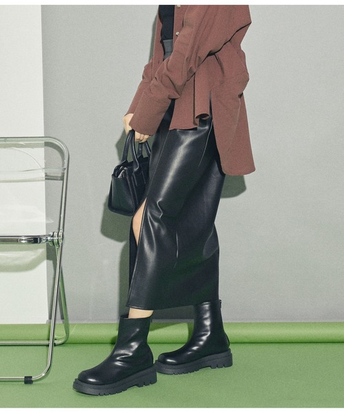 ANAP（アナップ）の「フェイクレザースリットスカート（スカート・レディース・ブラック/ブラウン・FREE）」の7枚目の写真