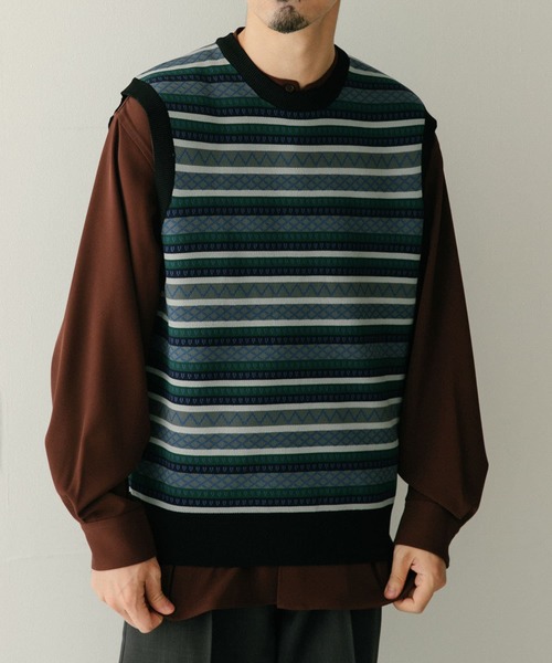 ITEMS URBANRESEARCH（アイテムズ アーバンリサーチ）の「フェアアイルパターン JQDニットベスト（ニット/セーター・メンズ・ブラウン/ブルー/グリーン・MEDIUM/LARGE）」の3枚目の写真