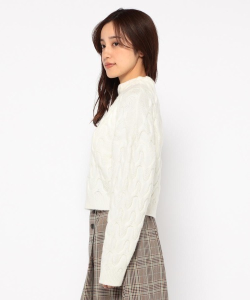 MISCH MASCH(ミッシュマッシュ)の「ミドルビッグケーブルニット(ニット/セーター・レディース・ホワイト/ライトグレー/ベージュ・MEDIUM)」の13枚目の写真