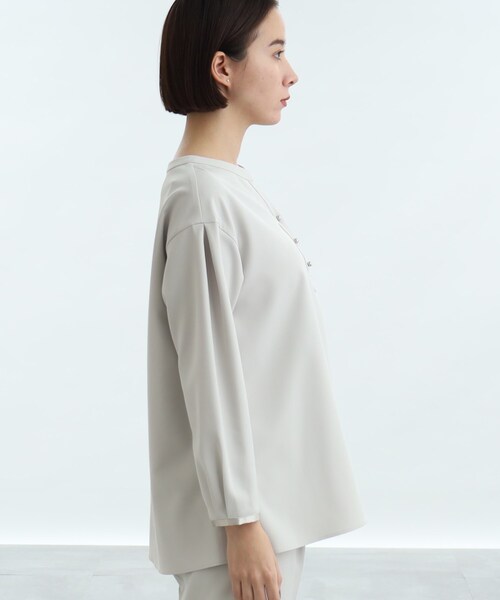 INDIVI(インディヴィ)の「◆【イージーケア/SETUP可能】Aラインプルオーバーブラウス(シャツ/ブラウス・レディース・ネイビー/アイボリー系5/ブラック・34/12/05/38/13/15 /03/17)」の6枚目の写真