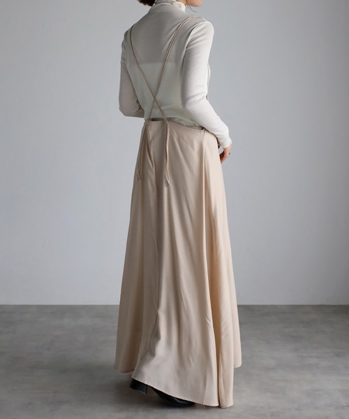 r.(アールドット)の「バッククロスキャミワンピース(ジャンパースカート・レディース・ブルー/アイボリー/ブラック/ベージュ/ライトグレー・FREE)」の20枚目の写真