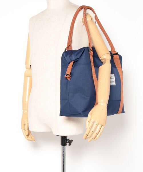 florist（フローリスト）の「【2size展開】【軽量/ユニセックス】大容量キャンバスボストンバッグ/トラベルバッグ/ジムバッグ（ボストンバッグ・レディース・ベージュ系1/ベージュ系2/グリーン系1/グリーン系2/ネイビー系1/ネイビー系2/レッド系1/レッド系2/ブラック系1/ブラック系2・L/M）」の20枚目の写真