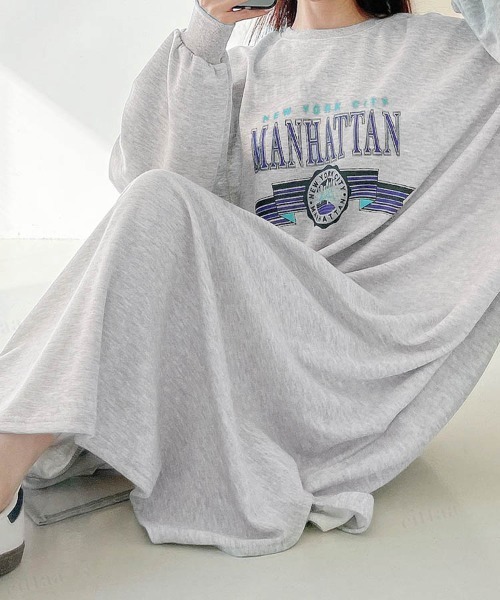 Dalfwin（ダールフィン）の「MANHATTANカレッジロゴプリントワンピースロング（ワンピース・レディース・グレー/ネイビー/グレー系その他・FREE）」の8枚目の写真