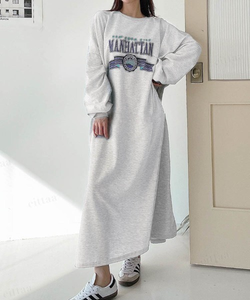 Dalfwin（ダールフィン）の「MANHATTANカレッジロゴプリントワンピースロング（ワンピース・レディース・グレー/ネイビー/グレー系その他・FREE）」の11枚目の写真