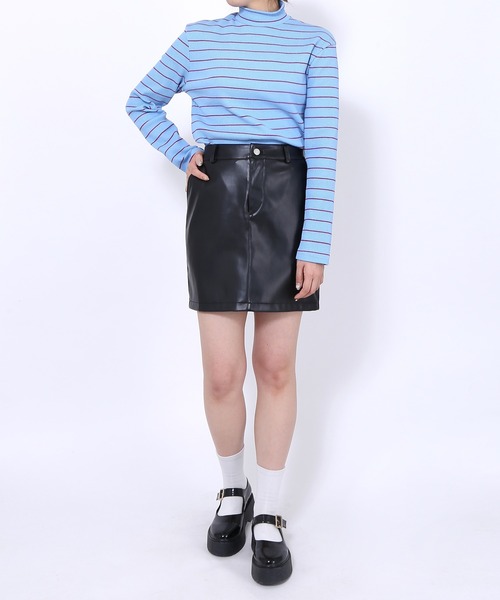 PUNYUS（プニュズ）の「合皮ミニスカート（スカート・レディース・ダークベージュ/オフホワイト/ブラック・1/2/3/4）」の6枚目の写真
