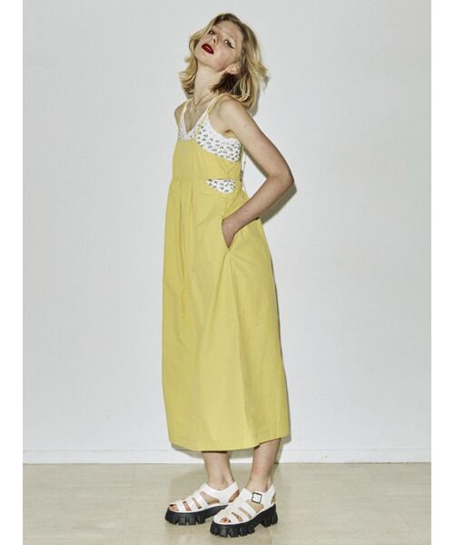 jouetie(ジュエティ)の「サイドカットアウトキャミワンピース(ワンピース・レディース・ブラック/パープル/イエロー・MEDIUM)」の3枚目の写真