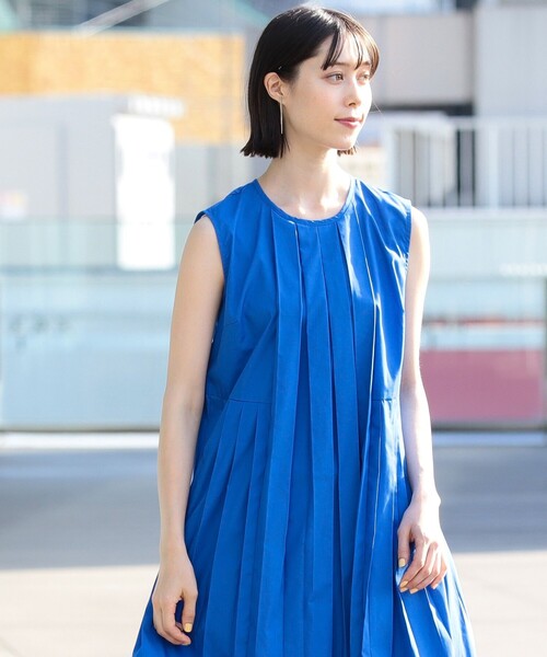 Ray BEAMS(レイビームス)の「Ray BEAMS / プリーツ キリカエ ノースリーブ ワンピース(ワンピース・レディース・ブラック/カーキ/ロイヤルブルー・ONE SIZE)」の9枚目の写真