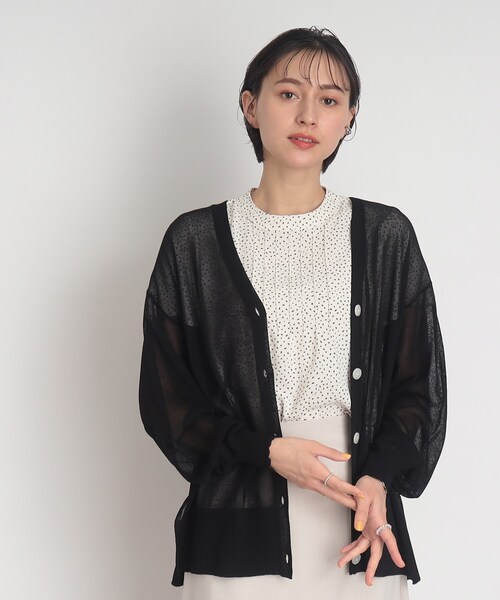 DRESKIP（ドレスキップ）の「◆【接触冷感】シアーでさらりと冷房対策！Vネックニットカーディガン（カーディガン/ボレロ・レディース・ライトグレー/ブラック/ナチュラル/ピンク系/ライトブルー・00）」の6枚目の写真