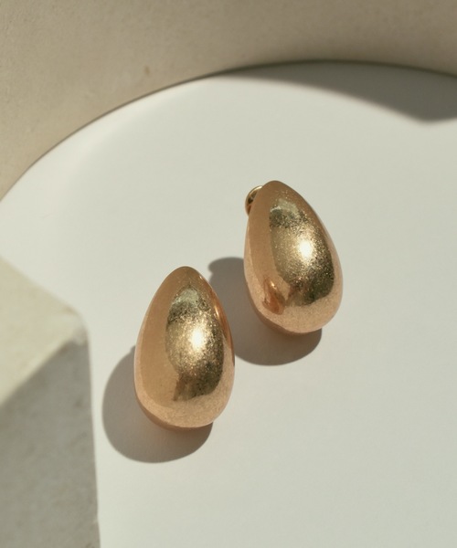 GOLDY（ゴールディ）の「プランプ メタル ドロップ イヤリング（イヤリング・レディース・シルバー/ゴールド系その他/シルバー系その他/ゴールド・FREE）」の4枚目の写真