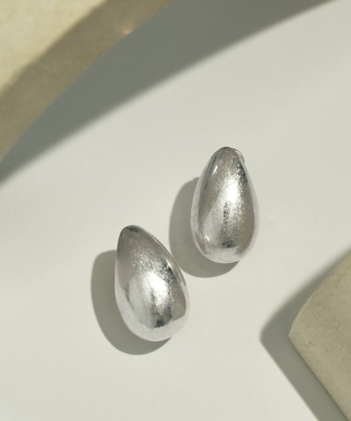 GOLDY（ゴールディ）の「プランプ メタル ドロップ イヤリング（イヤリング・レディース・シルバー/ゴールド系その他/シルバー系その他/ゴールド・FREE）」の5枚目の写真