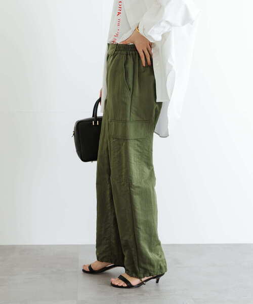 URBAN RESEARCH（アーバンリサーチ）の「ナイロンカーゴパンツ（カーゴパンツ・レディース・カーキ/グレー系その他・36/38）」の21枚目の写真