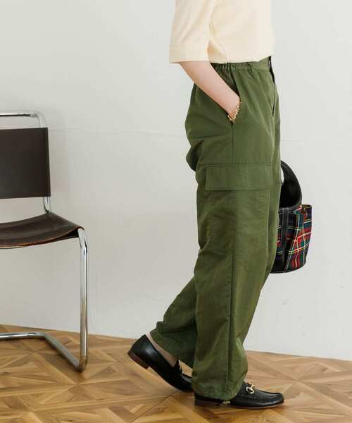 URBAN RESEARCH（アーバンリサーチ）の「ナイロンカーゴパンツ（カーゴパンツ・レディース・カーキ/グレー系その他・36/38）」の22枚目の写真