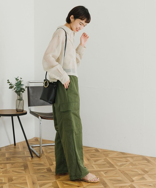 URBAN RESEARCH（アーバンリサーチ）の「ナイロンカーゴパンツ（カーゴパンツ・レディース・カーキ/グレー系その他・36/38）」の8枚目の写真