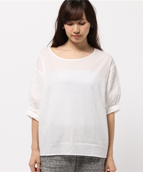 DISCOAT（ディスコート）の「【Discoat】袖ペイズリー刺繍ブラウス（シャツ/ブラウス・レディース・オフホワイト/アイボリー/ネイビー・LARGE/MEDIUM）」の4枚目の写真