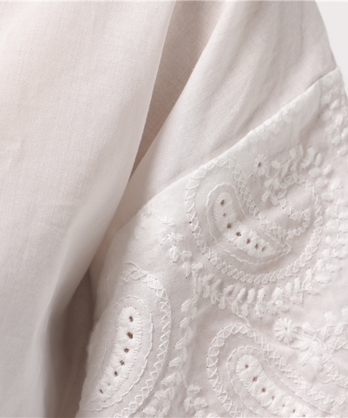 DISCOAT（ディスコート）の「【Discoat】袖ペイズリー刺繍ブラウス（シャツ/ブラウス・レディース・オフホワイト/アイボリー/ネイビー・LARGE/MEDIUM）」の8枚目の写真
