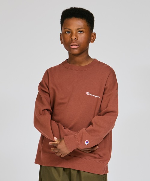 Champion(チャンピオン)の「【Champion/チャンピオン】キッズ ベーシック クルーネックスウェットシャツ(スウェット・キッズ・ブラック/バーガンディー/ネイビー/オートミール/ダークグリーン/グレー/オリーブ/ブラウン・140/100/160/120/110/150/130)」の4枚目の写真