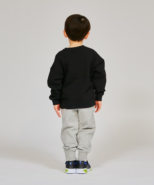 Champion(チャンピオン)の「【Champion/チャンピオン】キッズ ベーシック クルーネックスウェットシャツ(スウェット・キッズ・ブラック/バーガンディー/ネイビー/オートミール/ダークグリーン/グレー/オリーブ/ブラウン・140/100/160/120/110/150/130)」の14枚目の写真