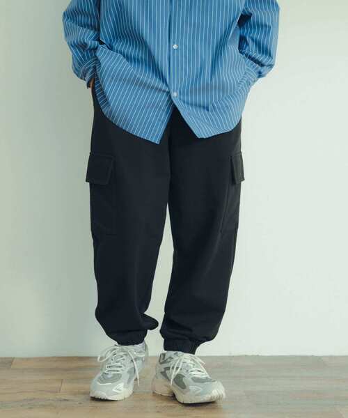 ITEMS URBANRESEARCH（アイテムズ アーバンリサーチ）の「裏毛スウェット カーゴパンツ（スウェットパンツ・メンズ・カーキ/グレー/ブラック・LARGE/MEDIUM）」の5枚目の写真