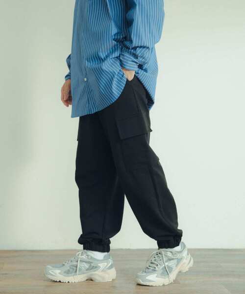 ITEMS URBANRESEARCH（アイテムズ アーバンリサーチ）の「裏毛スウェット カーゴパンツ（スウェットパンツ・メンズ・カーキ/グレー/ブラック・LARGE/MEDIUM）」の6枚目の写真