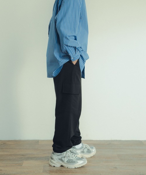 ITEMS URBANRESEARCH（アイテムズ アーバンリサーチ）の「裏毛スウェット カーゴパンツ（スウェットパンツ・メンズ・カーキ/グレー/ブラック・LARGE/MEDIUM）」の8枚目の写真