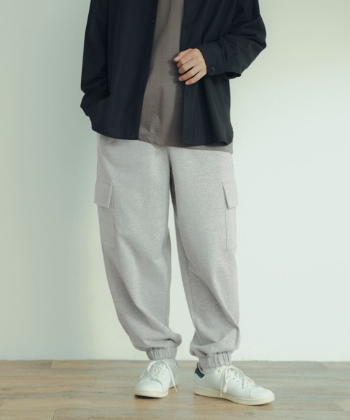 ITEMS URBANRESEARCH（アイテムズ アーバンリサーチ）の「裏毛スウェット カーゴパンツ（スウェットパンツ・メンズ・カーキ/グレー/ブラック・LARGE/MEDIUM）」の10枚目の写真