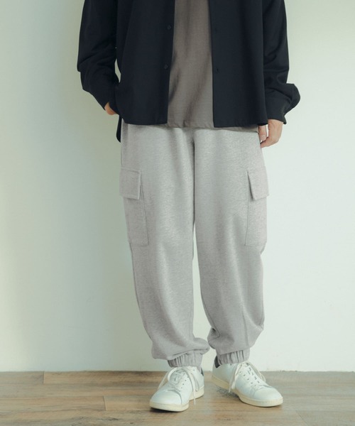 ITEMS URBANRESEARCH（アイテムズ アーバンリサーチ）の「裏毛スウェット カーゴパンツ（スウェットパンツ・メンズ・カーキ/グレー/ブラック・LARGE/MEDIUM）」の11枚目の写真