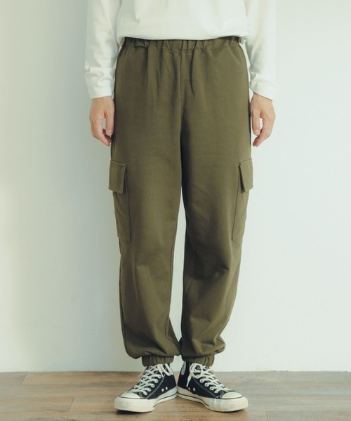 ITEMS URBANRESEARCH（アイテムズ アーバンリサーチ）の「裏毛スウェット カーゴパンツ（スウェットパンツ・メンズ・カーキ/グレー/ブラック・LARGE/MEDIUM）」の20枚目の写真