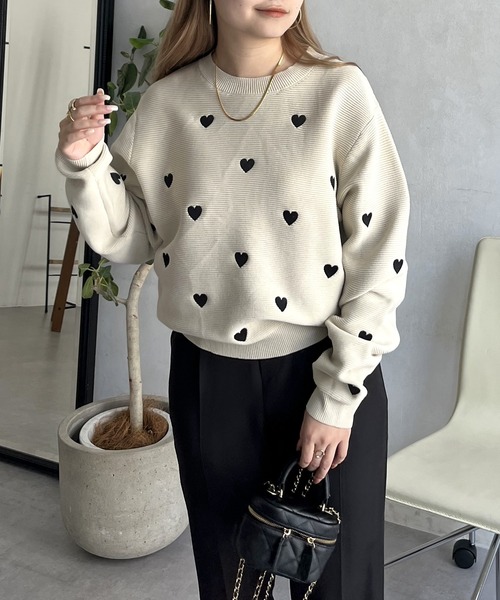 prose verse(プロズヴェール)の「ハート刺繍ニット(ニット/セーター・レディース・ブラック/ベージュ・フリ-)」の11枚目の写真