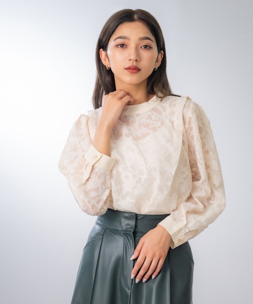 United store(ユナイテッドストア)の「ショルダータックジャガードブラウス(シャツ/ブラウス・レディース・ブラック/アイボリー/ブルー・FREE)」の11枚目の写真