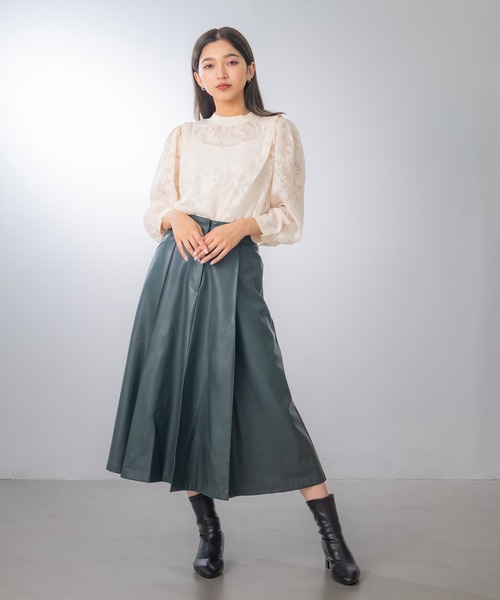 United store(ユナイテッドストア)の「ショルダータックジャガードブラウス(シャツ/ブラウス・レディース・ブラック/アイボリー/ブルー・FREE)」の4枚目の写真