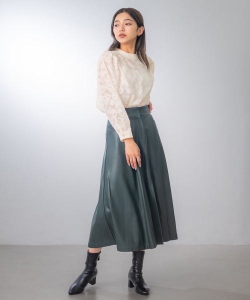 United store(ユナイテッドストア)の「ショルダータックジャガードブラウス(シャツ/ブラウス・レディース・ブラック/アイボリー/ブルー・FREE)」の5枚目の写真