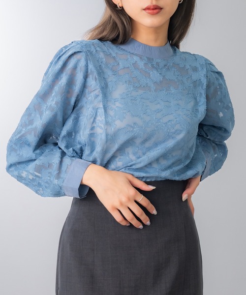 United store(ユナイテッドストア)の「ショルダータックジャガードブラウス(シャツ/ブラウス・レディース・ブラック/アイボリー/ブルー・FREE)」の8枚目の写真