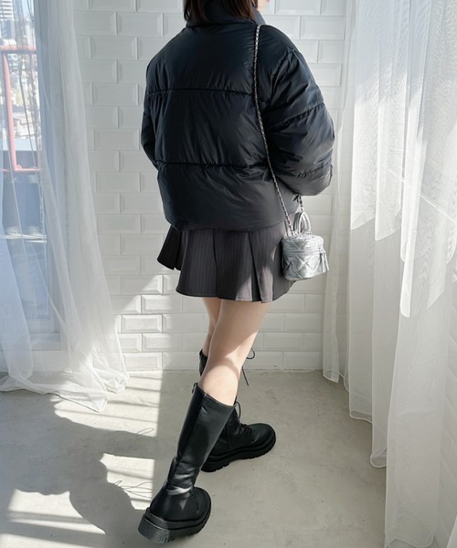 Loueme(ルエム)の「ドローコードクロップドパデッドジャケット(ダウンジャケット/コート・レディース・ライトブルー/ブラック/モカ/ピンク/アイボリー・FREE)」の14枚目の写真